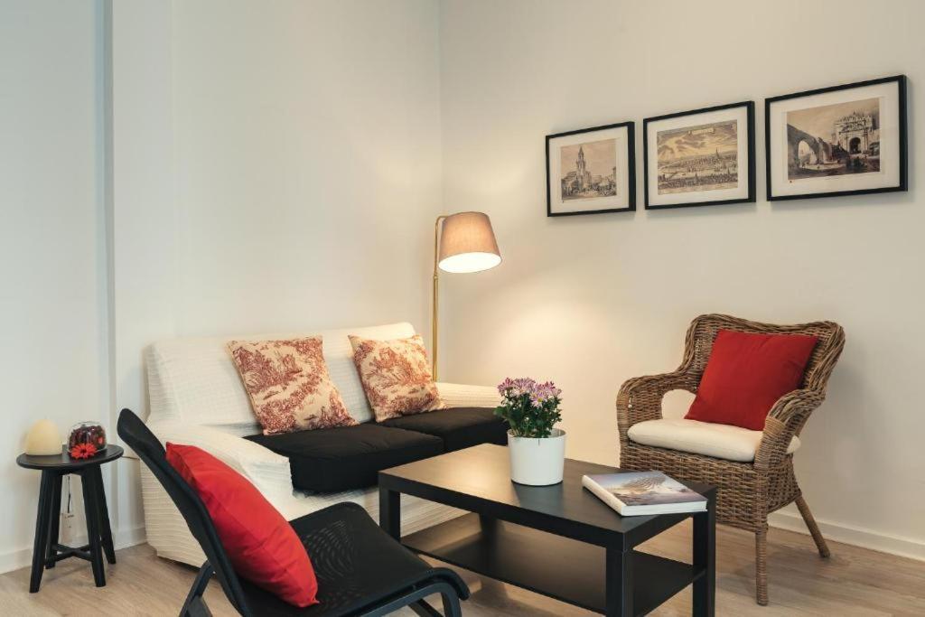 Apartamentos San Pedro Seville Ngoại thất bức ảnh